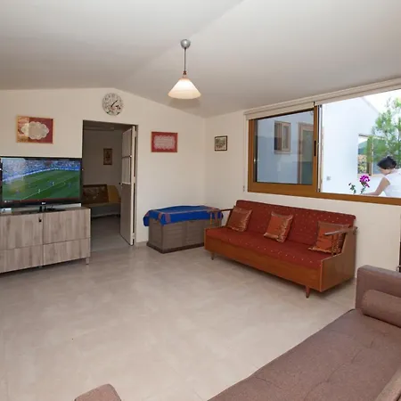 Εξοχικό σπίτι Arodafni Retreat