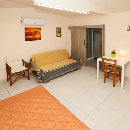 Εξοχικό σπίτι Arodafni Retreat *