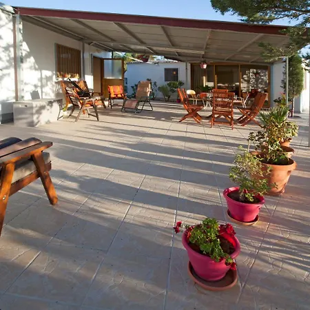 Arodafni Retreat *